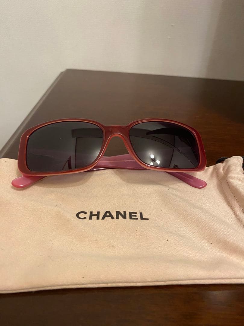 CHANEL シャネル　カメリア　ココ　マトラッセ調　サングラス