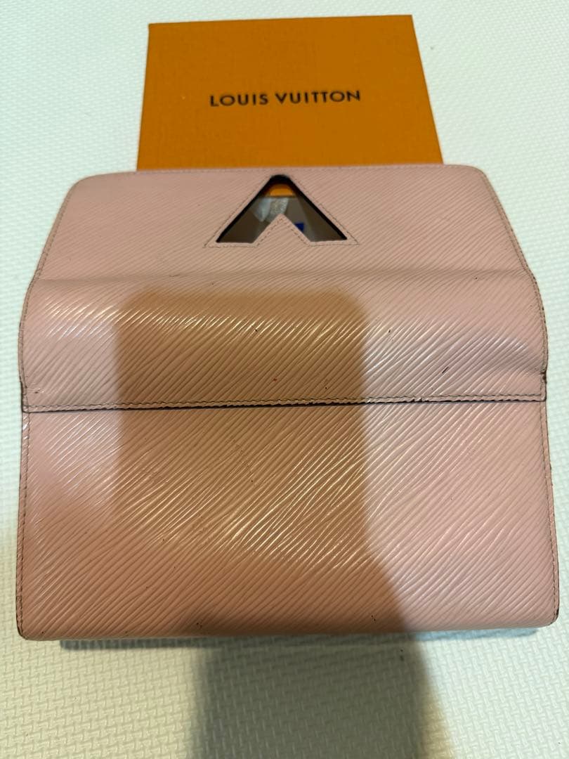 バ*ュ様 LOUIS VUITTON ツイスト 長財布ピンク × シルバー金具