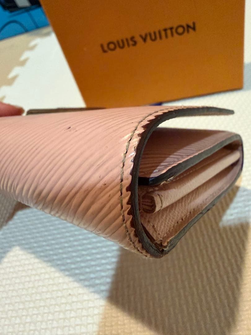 バ*ュ様 LOUIS VUITTON ツイスト 長財布ピンク × シルバー金具
