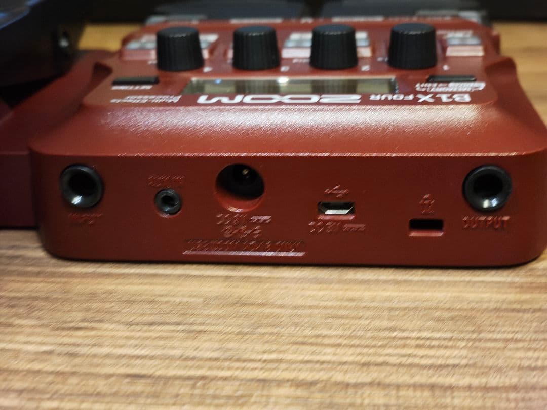ZOOM B1X FOUR ベースエフェクター