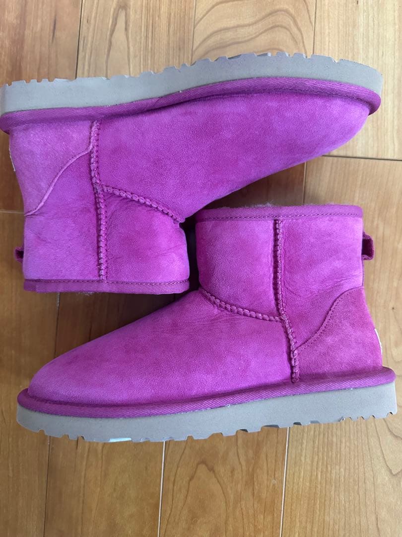 【新品・美品】UGG クラシックミニ ピンク　JP24 USA7