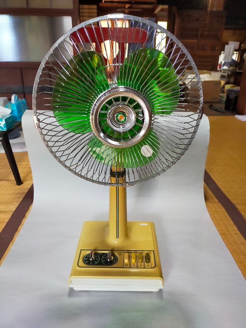 値下げしました。17,000円→9800円→7500円。扇風機　昭和時代