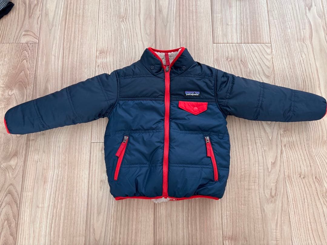 Patagonia 子供用　リバーシブルダウンジャケット　3T