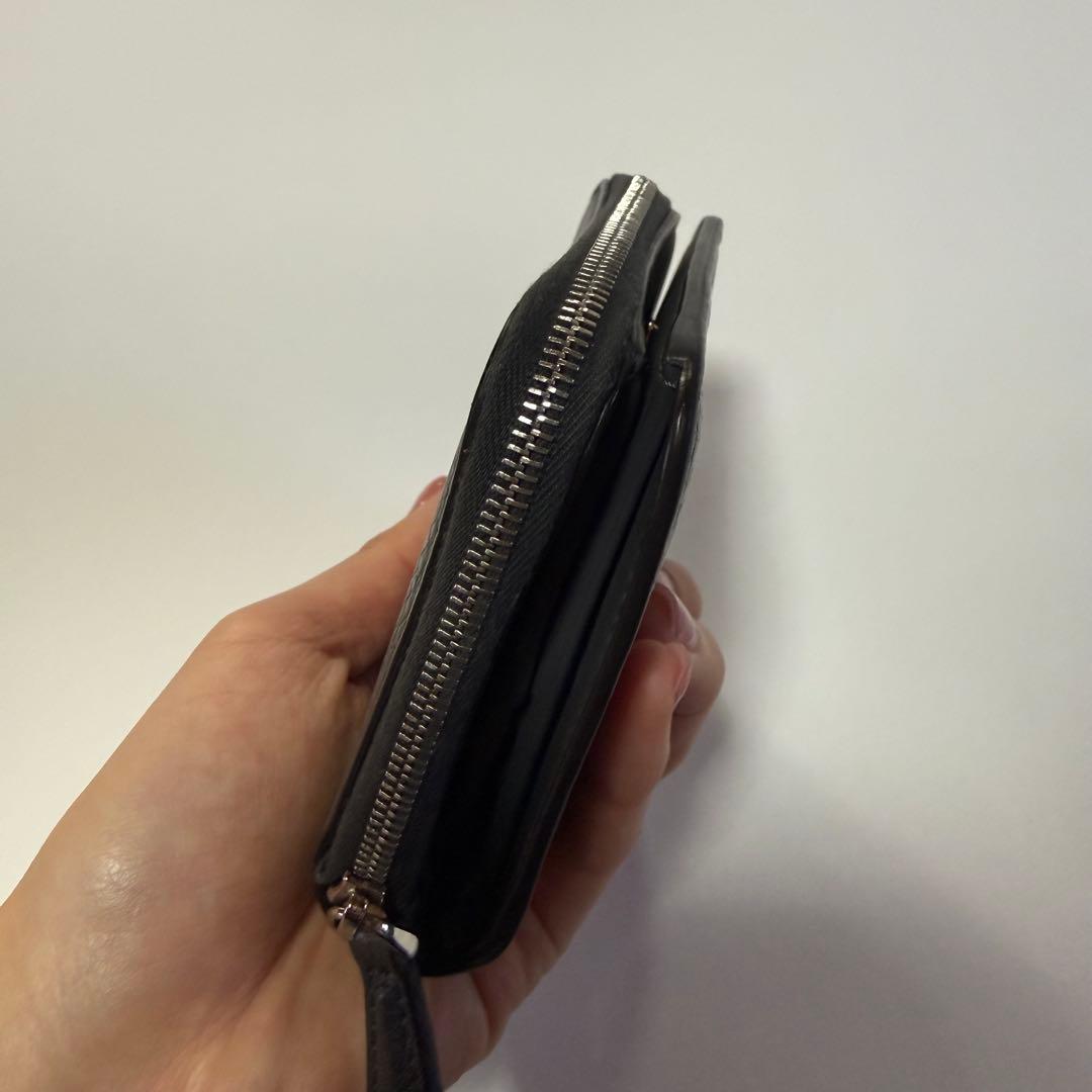 フェンディ　二つ折り財布