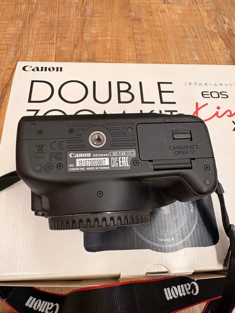 Canon EOS Kiss X7 ダブルズーム　レンズキット　一眼レフ