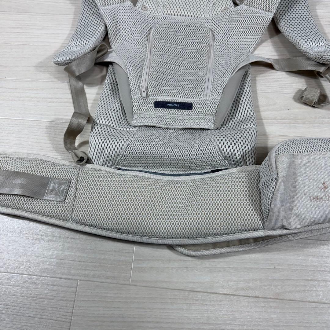 極美品 完品 ポグネー 抱っこ紐 MAX FLOW ヒップシート ベージュ