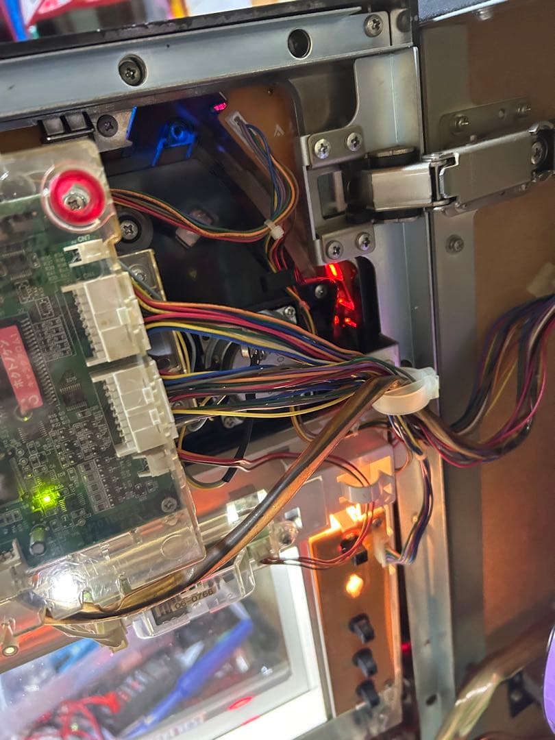 J*E様 送料込！自宅まで配送！　初代パチスロ北斗の拳　ユリア　ブラックVer.
