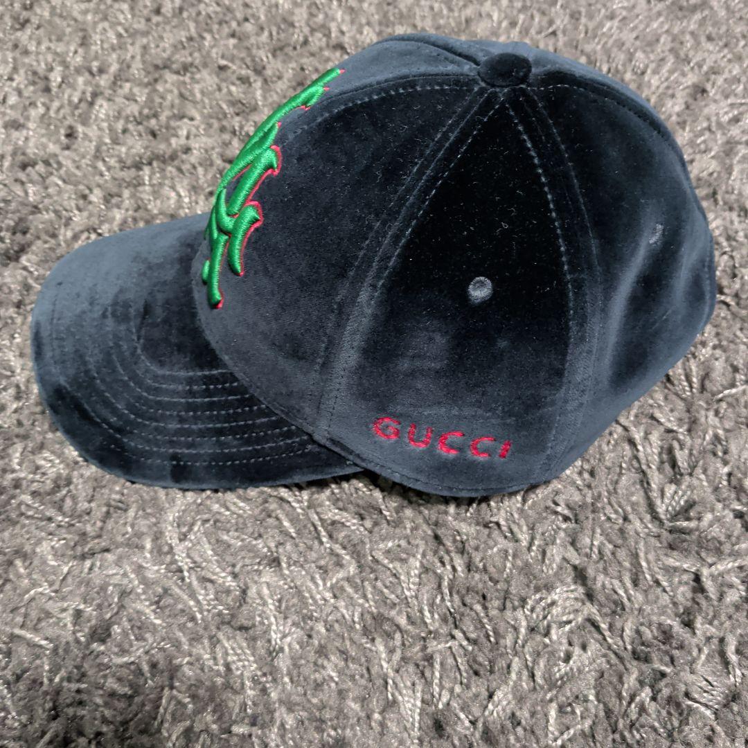 GUCCI 刺繍ロゴ ベースボールキャップ 黒