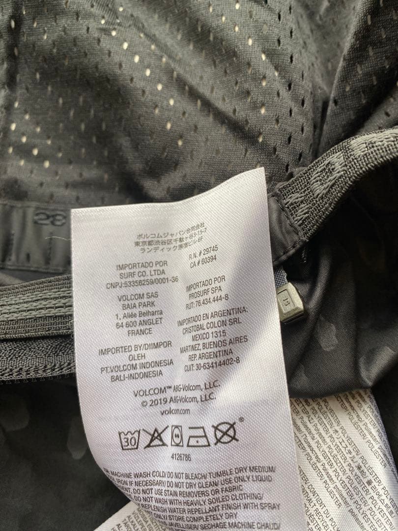 ボルコム　VOLCOM スノーボードジャケット 迷彩 カモフラ GORE-TEX