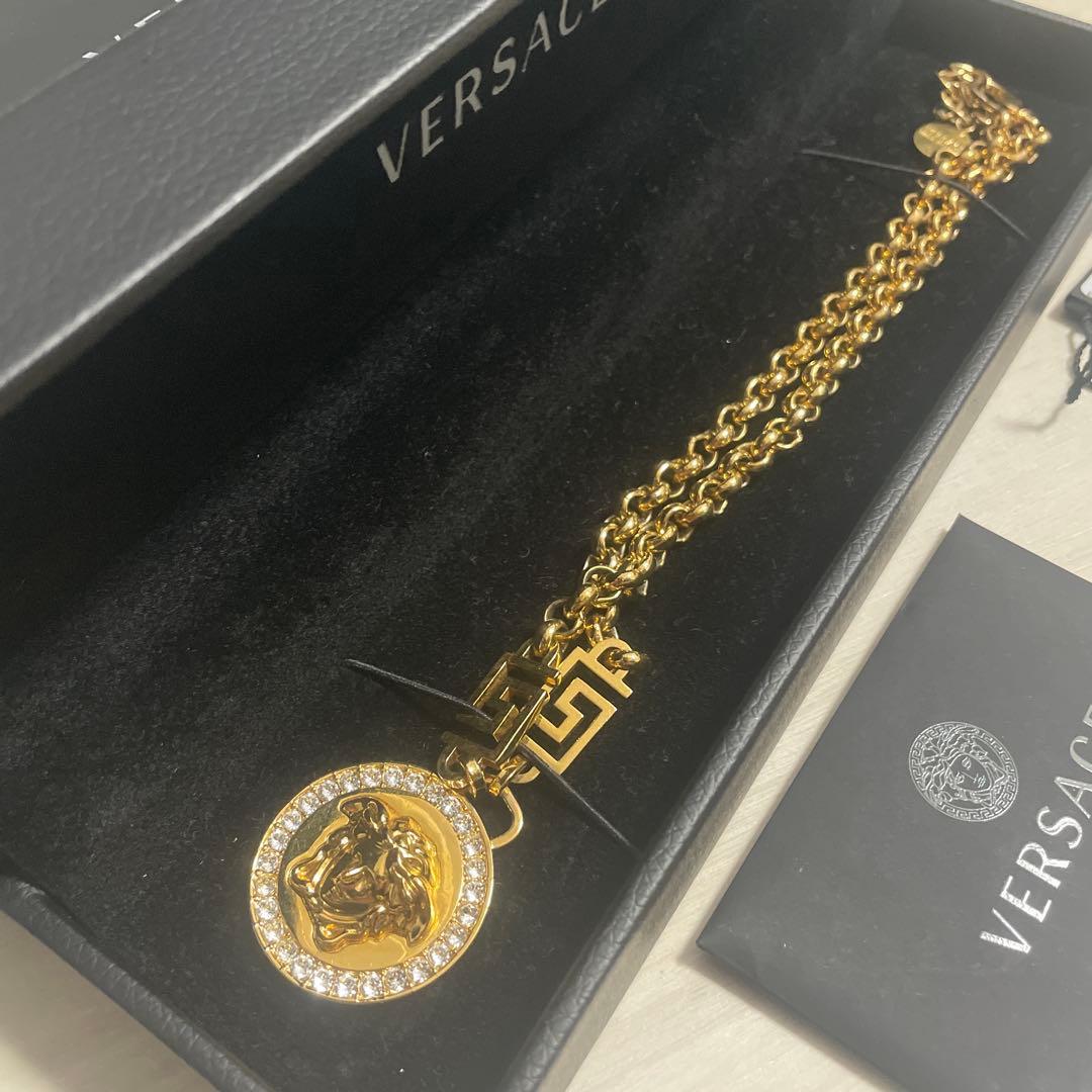 VERSACE クリスタル ラ メドゥーサ グレカ ネックレス